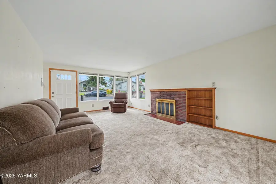 206 Sunset Way, Zillah, WA 98953 - #2
