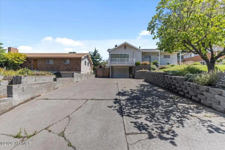 305 N 28th Ave, Yakima, WA 98902 - #3