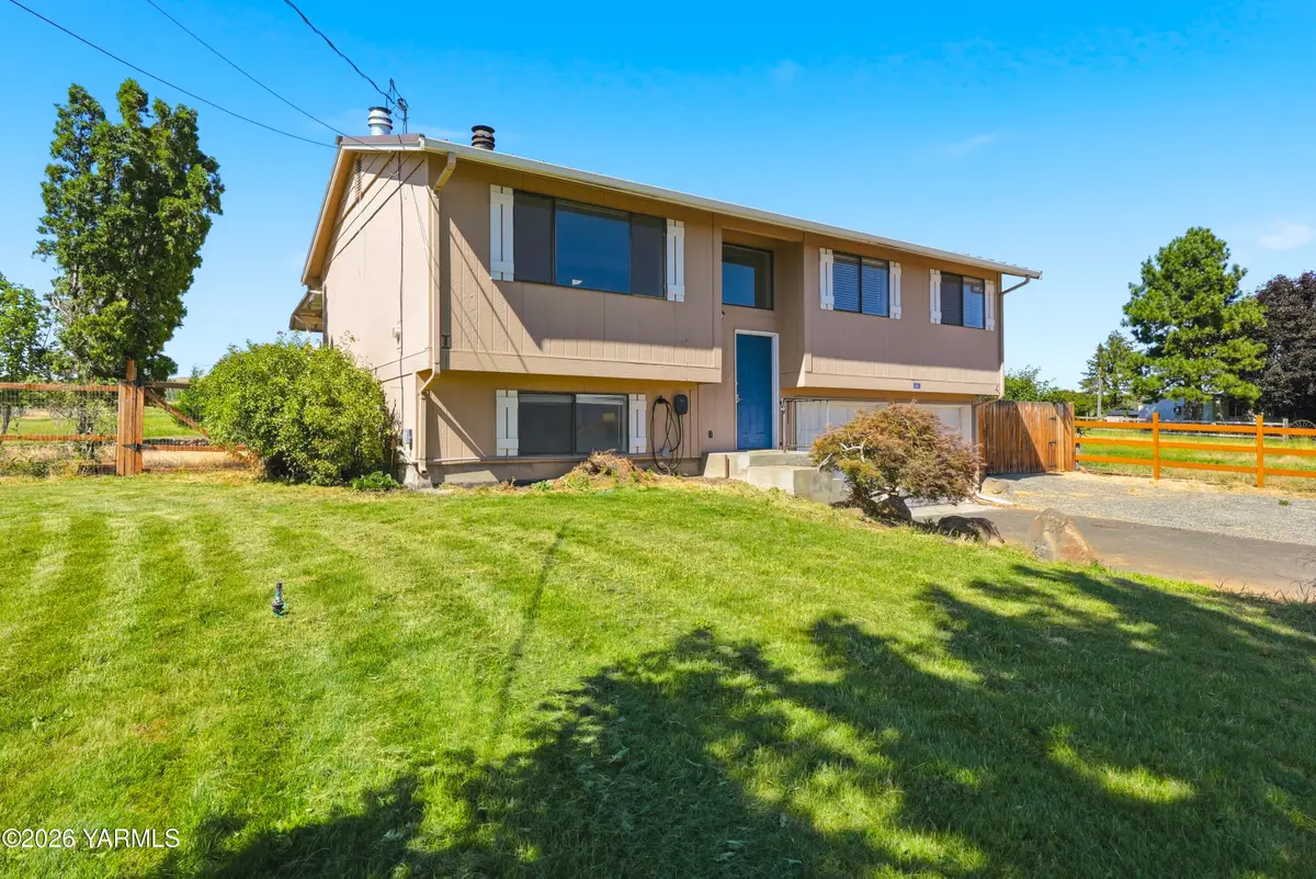261 Eschbach Hill Rd, Yakima, WA 98908 - #1