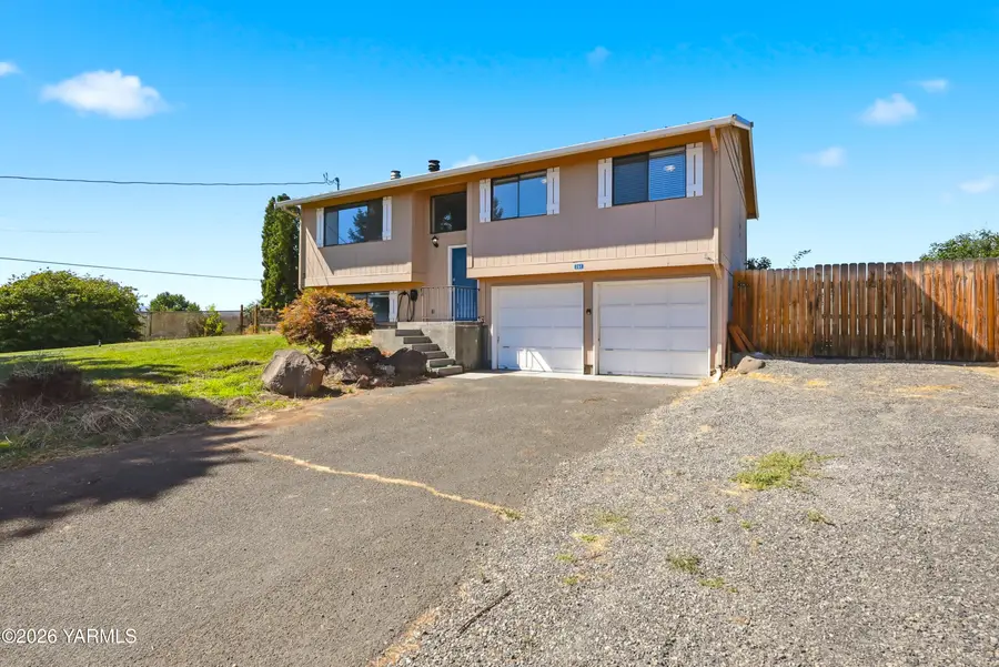 261 Eschbach Hill Rd, Yakima, WA 98908 - #3