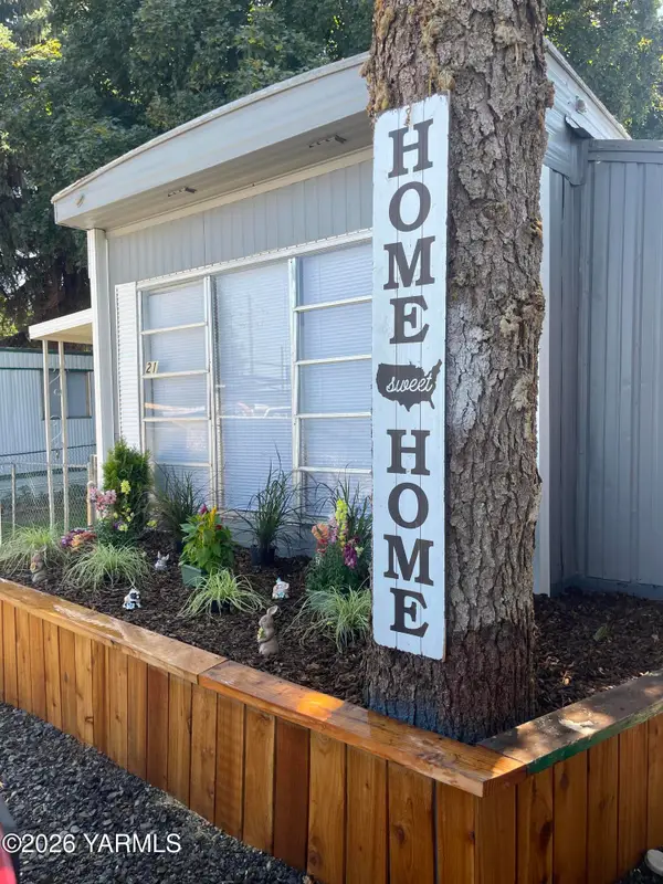 4304 Ahtanum Rd #21, Yakima, WA 98903