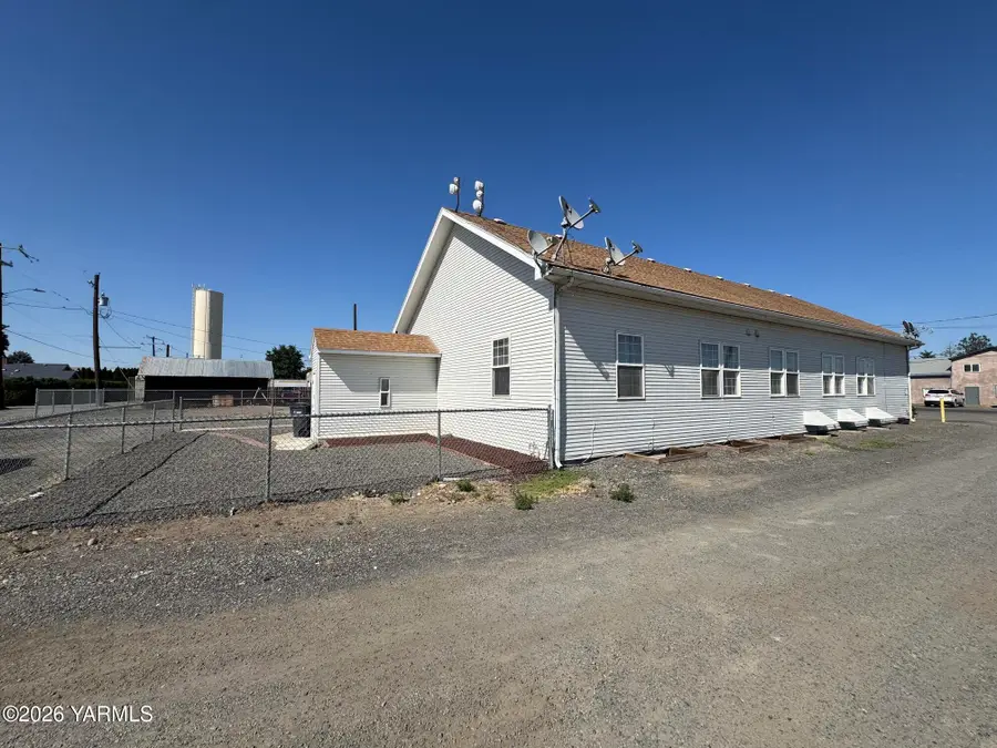 4140 Harrah Rd, Harrah, WA 98933 - #3