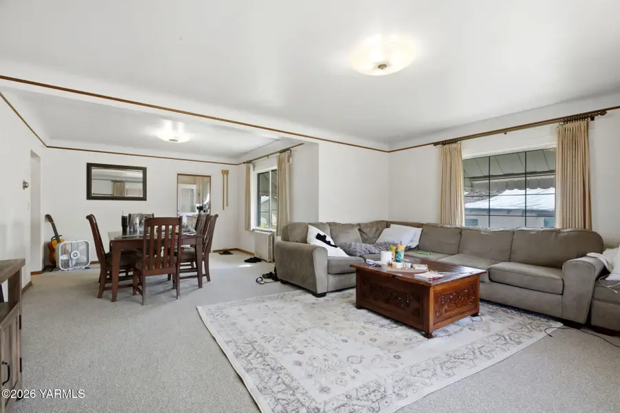 1409 W Yakima Ave, Yakima, WA 98902 - #3