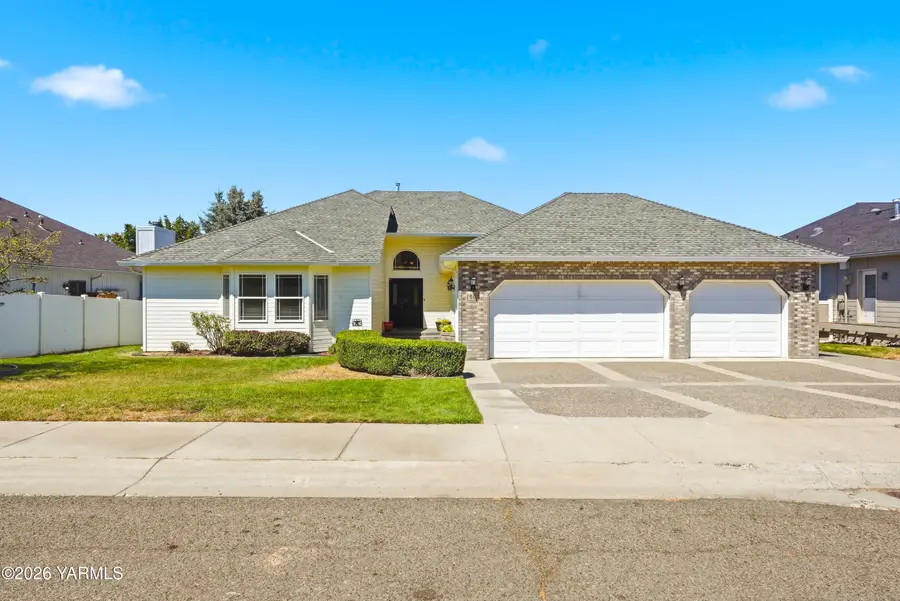 1501 Cedar Ln, Selah, WA 98942 - #3