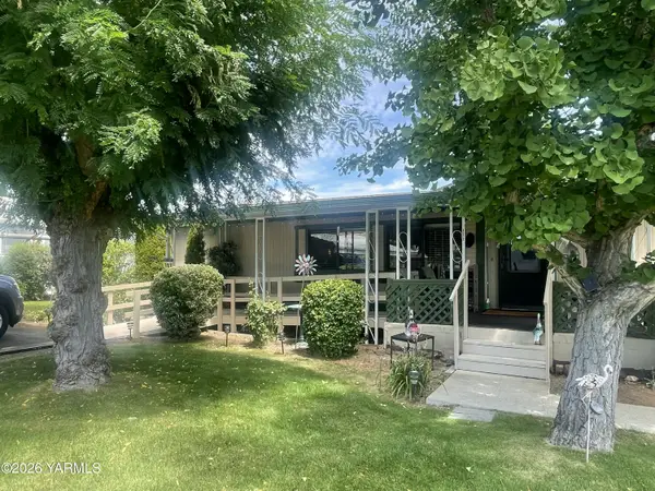 8301 Tieton Dr #122, Yakima, WA 98908