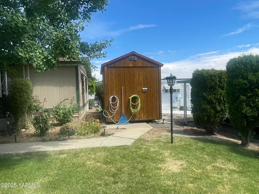8301 Tieton Dr #122, Yakima, WA 98908 - #2
