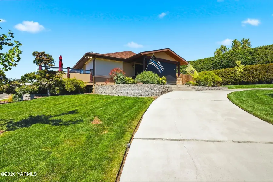 506 N 62nd Ave, Yakima, WA 98908 - #3
