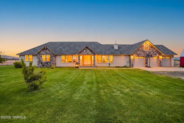 137 Wakatak Rd, Yakima, WA 98908