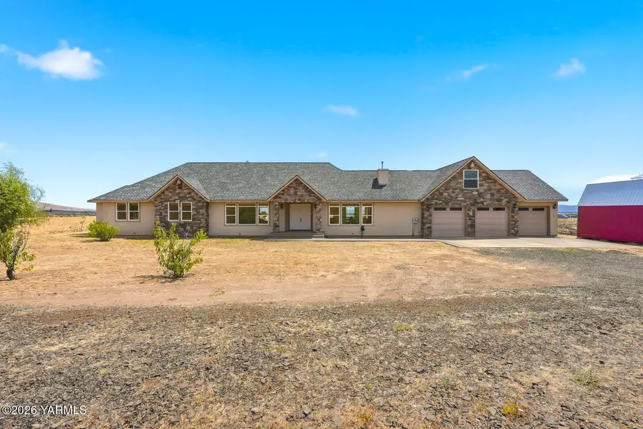 137 Wakatak Rd, Yakima, WA 98908 - #3