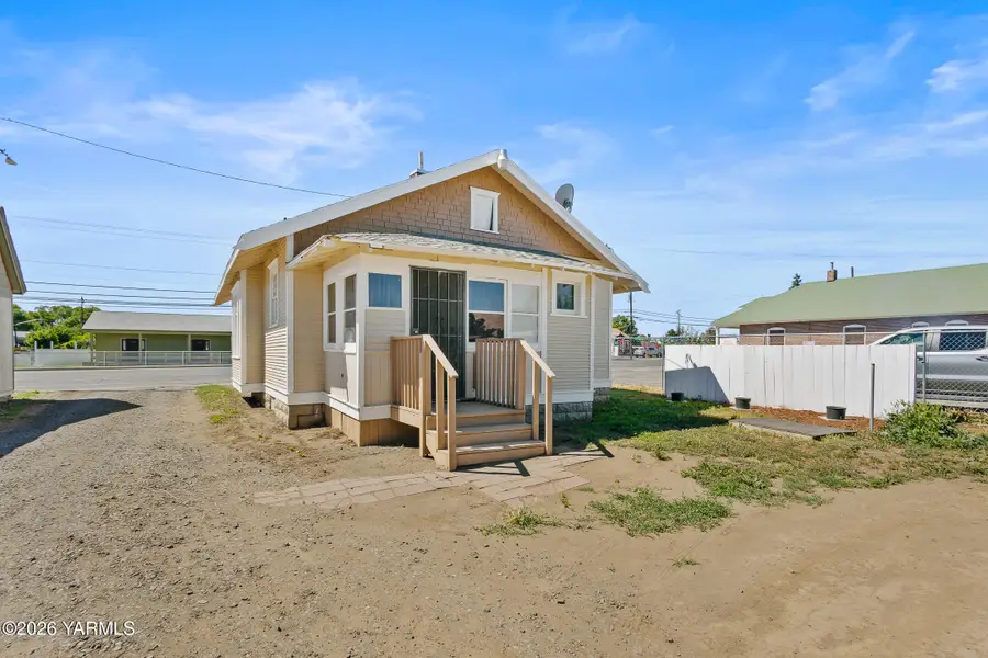 1021 Fruitvale Blvd, Yakima, WA 98902 - #2