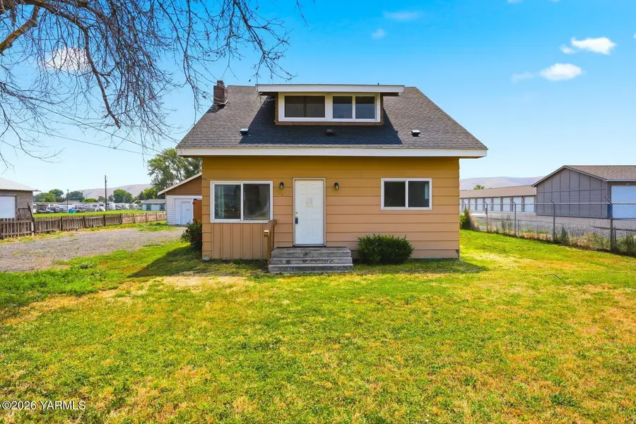 502 W Washington Ave, Yakima, WA 98903 - #2