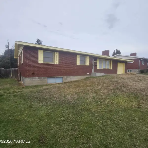 704 Euclid St, Grandview, WA 98930
