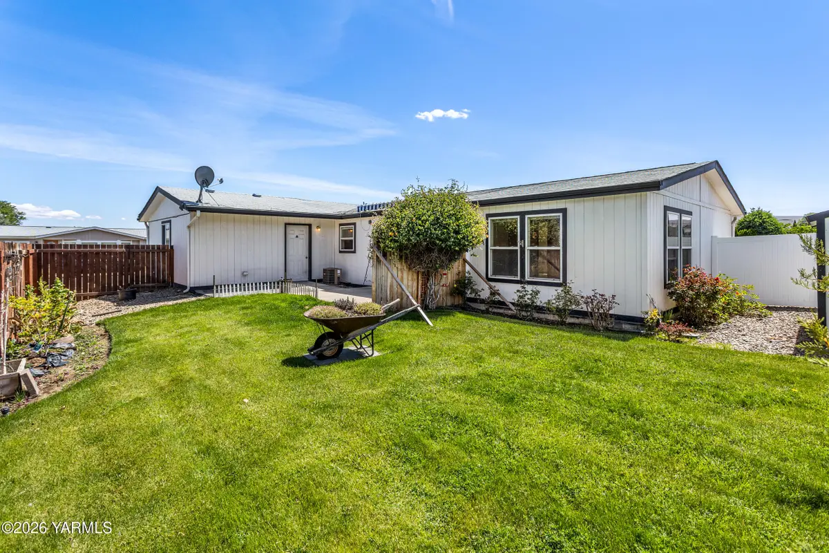 1720 S 71st Ave, Yakima, WA 98908 - #1