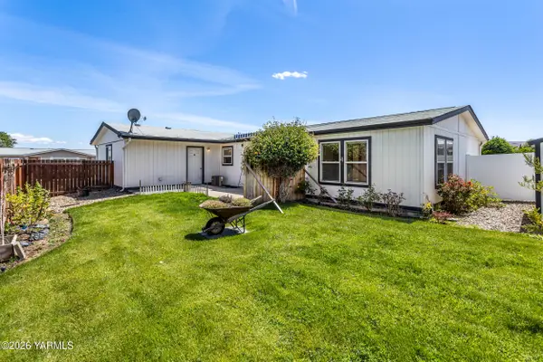 1720 S 71st Ave, Yakima, WA 98908