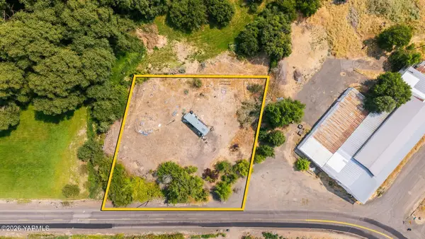 553 Weikel Rd, Yakima, WA 98908