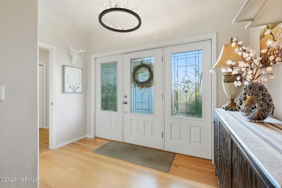 7315 Summitview Ave, Yakima, WA 98908 - #3