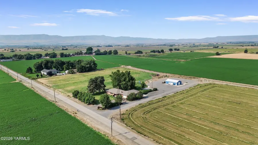 2660 Brownstown Rd, Harrah, WA 98933 - #3