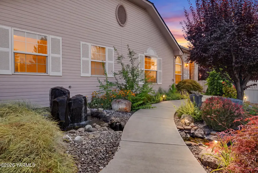 217 Santa Roza Dr, Yakima, WA 98901 - #2