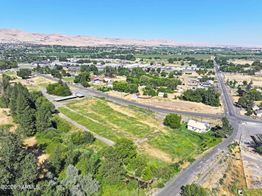 1212 S Keys Rd, Yakima, WA 98901 - #2