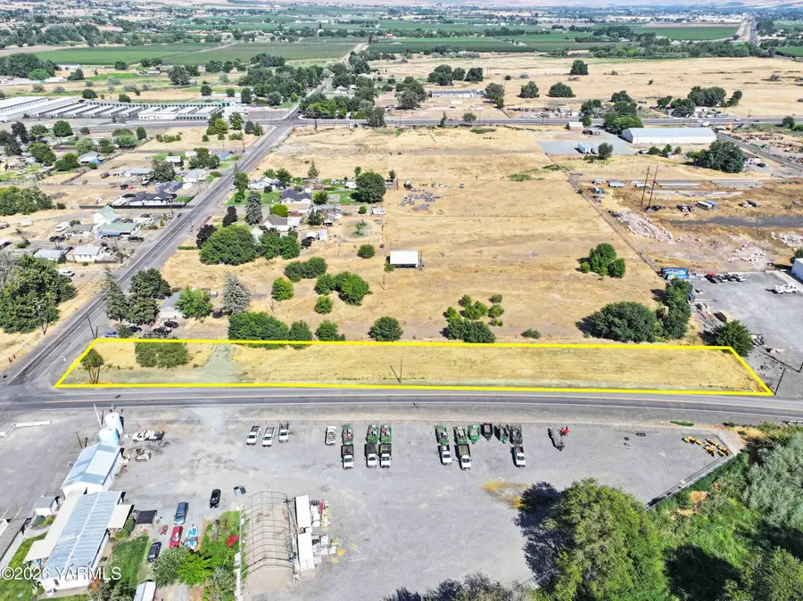 3304 W Birchfield Rd, Yakima, WA 98901 - #3