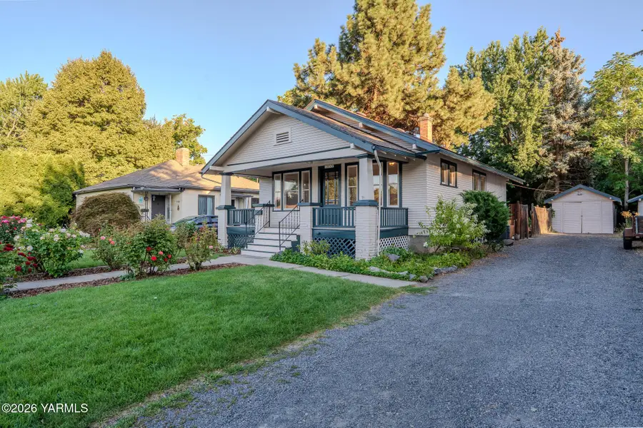 1908 Browne Ave, Yakima, WA 98902 - #2