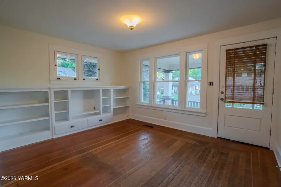 1908 Browne Ave, Yakima, WA 98902 - #3