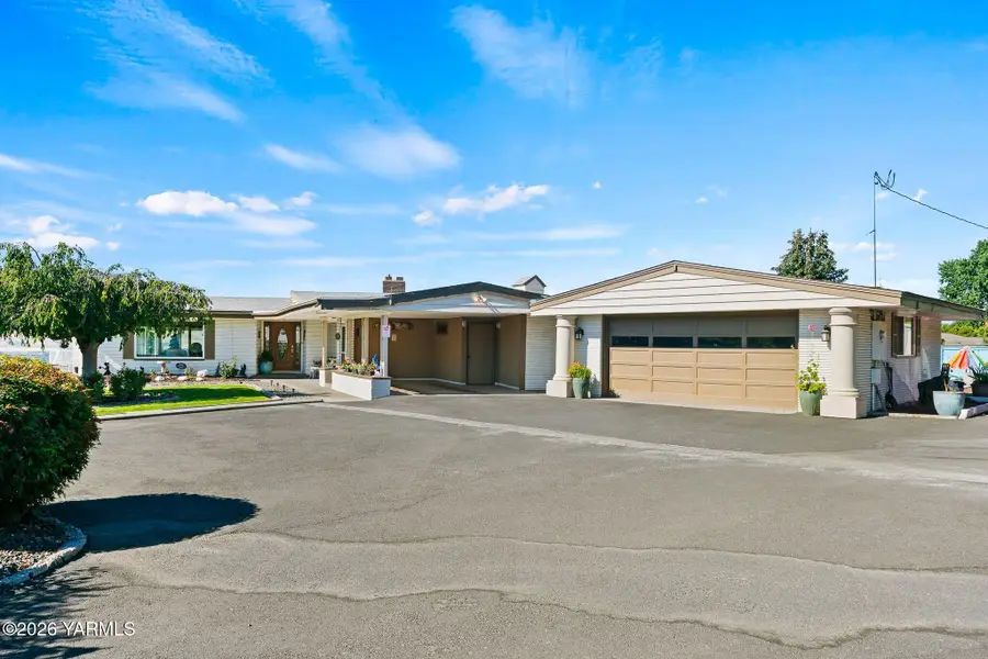 714 N 58th Ave, Yakima, WA 98908 - #3