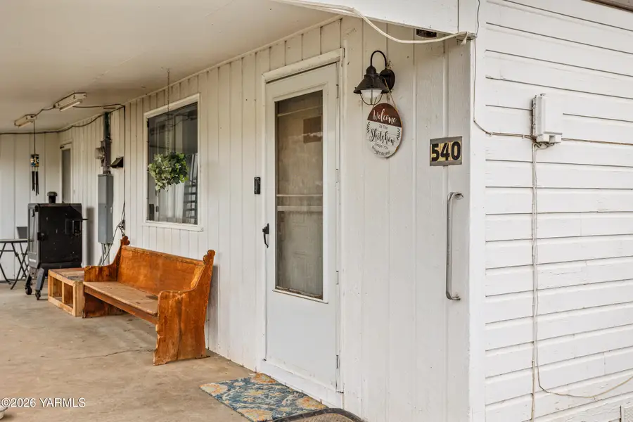 540 Zimmerman Rd, Yakima, WA 98908 - #2