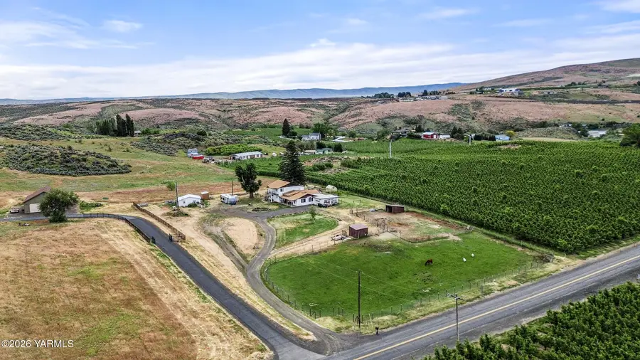 540 Zimmerman Rd, Yakima, WA 98908 - #3