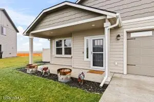 403 Lambert Ct, Grandview, WA 98930 - #2