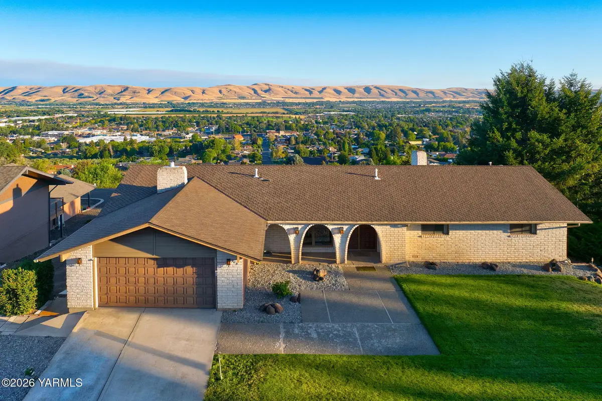 708 Scenic Bluff Dr, Yakima, WA 98908 - #1