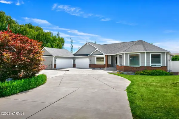 7802 Easy St, Yakima, WA 98903