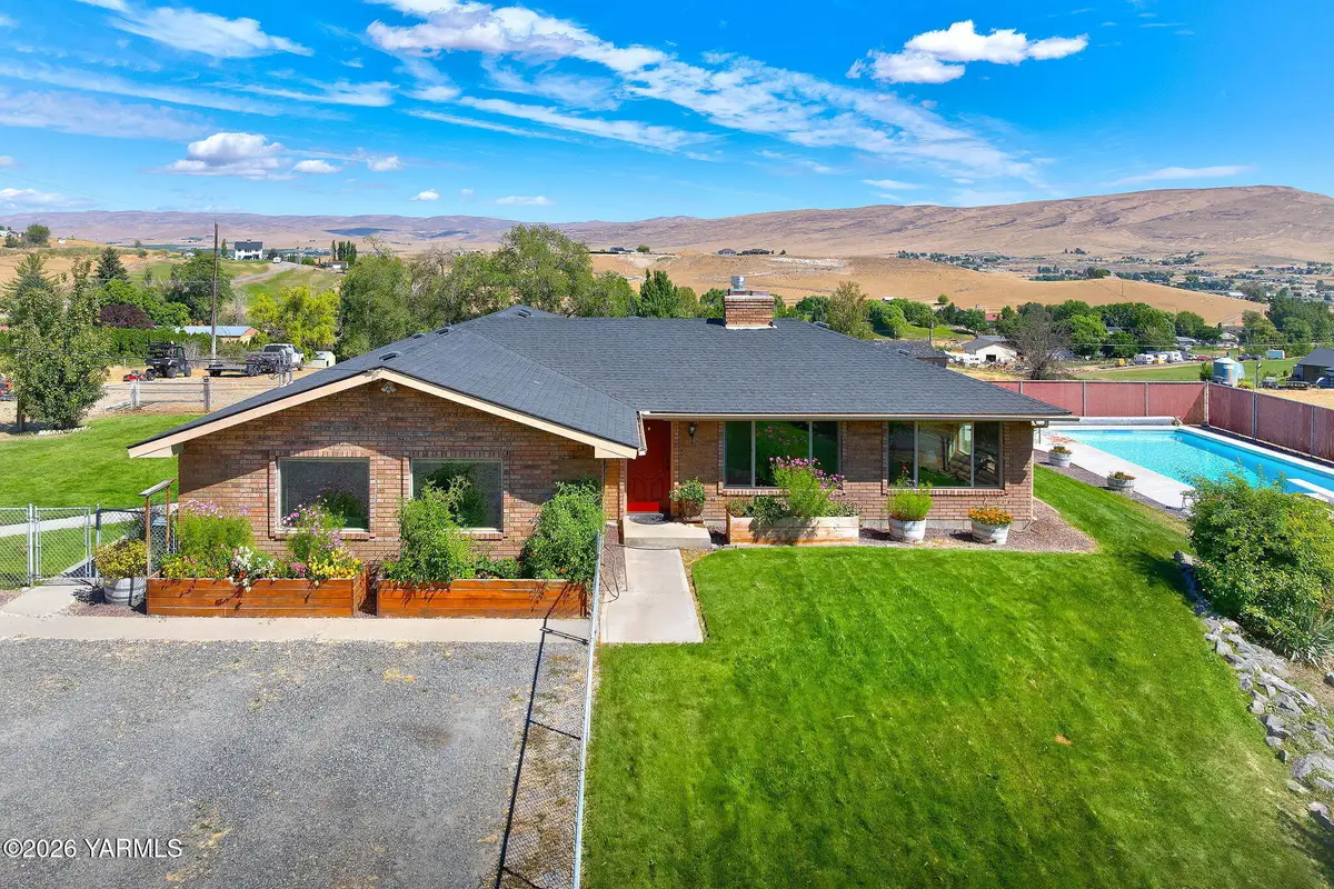 261 Westridge Rd, Selah, WA 98942 - #1