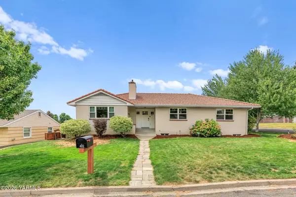 402 S 35th Ave, Yakima, WA 98902