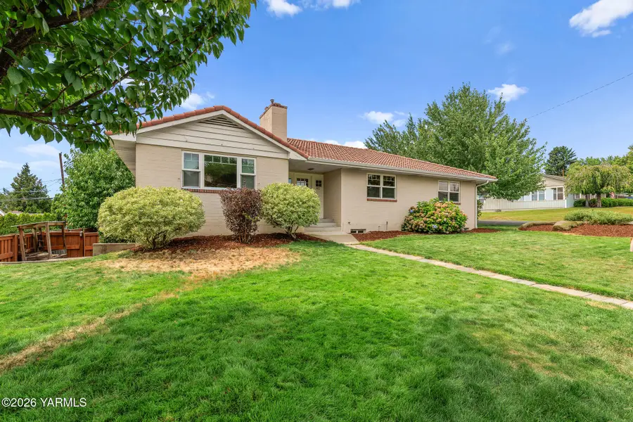 402 S 35th Ave, Yakima, WA 98902 - #2