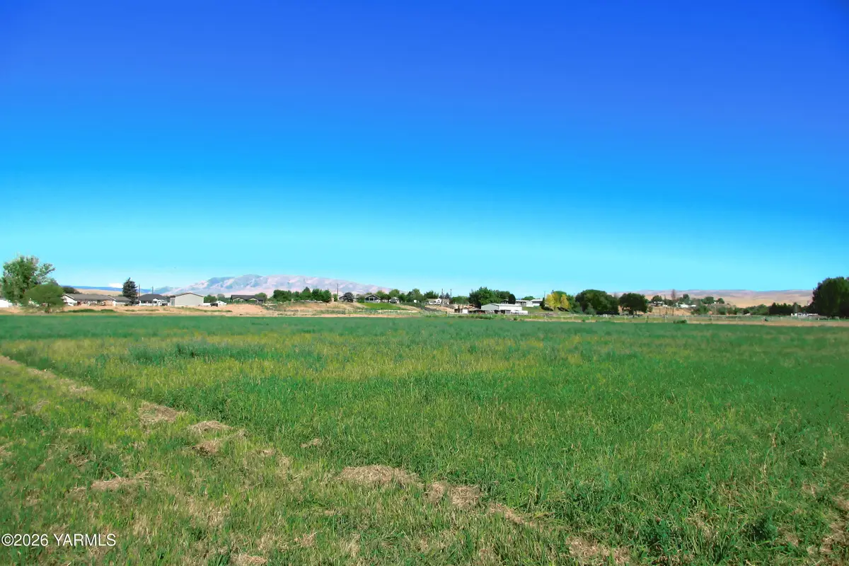 NNA N Wenas Rd, Selah, WA 98942 - #1