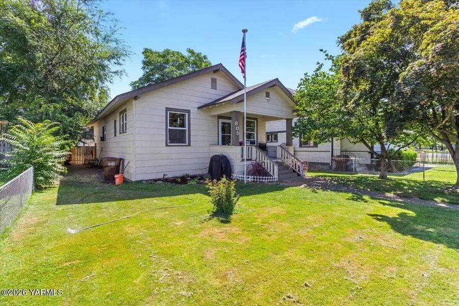 805 S 13th Ave, Yakima, WA 98902 - #2