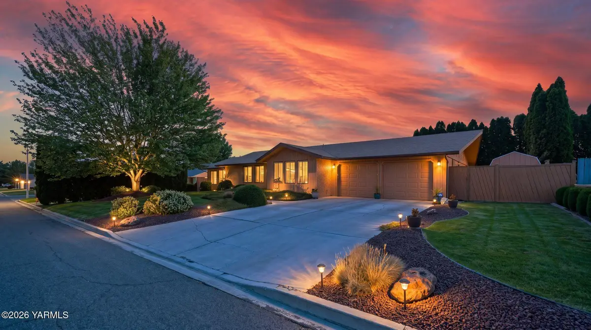 1210 S 39th Ave, Yakima, WA 98902 - #1