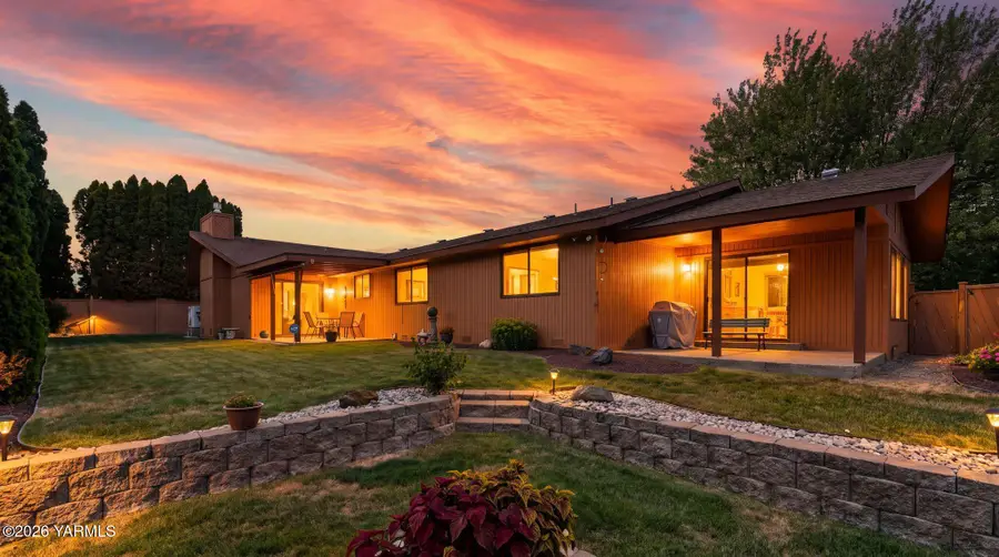 1210 S 39th Ave, Yakima, WA 98902 - #3