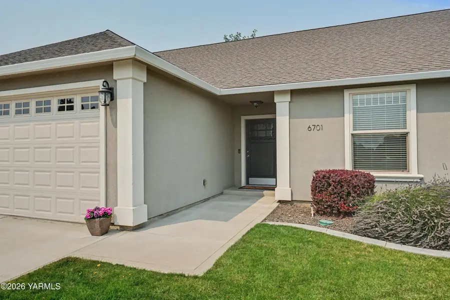 6701 W Chestnut Ave, Yakima, WA 98908 - #2