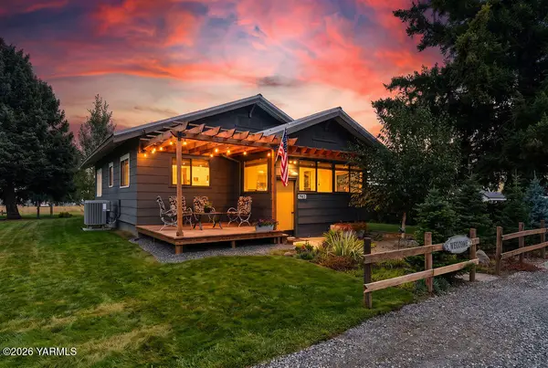 7913 Ahtanum Rd, Yakima, WA 98903