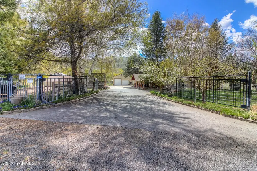 1260 Burbank Creek Rd, Yakima, WA 98901 - #2