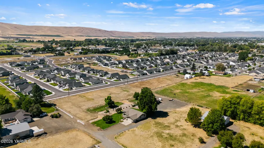 5709 Walla Walla St, Yakima, WA 98903 - #2