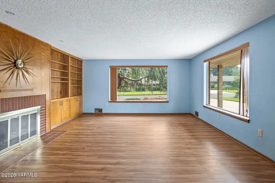 4403 Upland Way, Yakima, WA 98908 - #3
