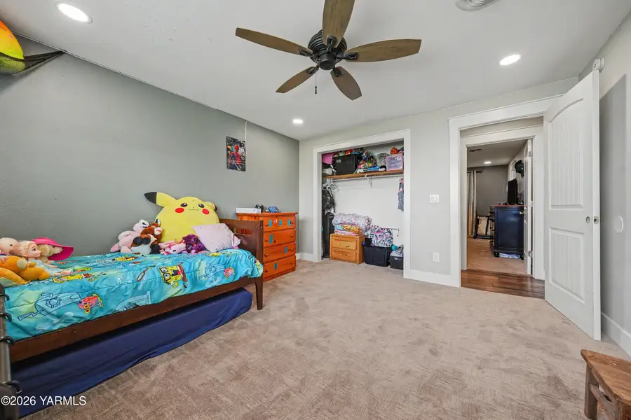 270 Westridge Rd, Selah, WA 98942 - #2