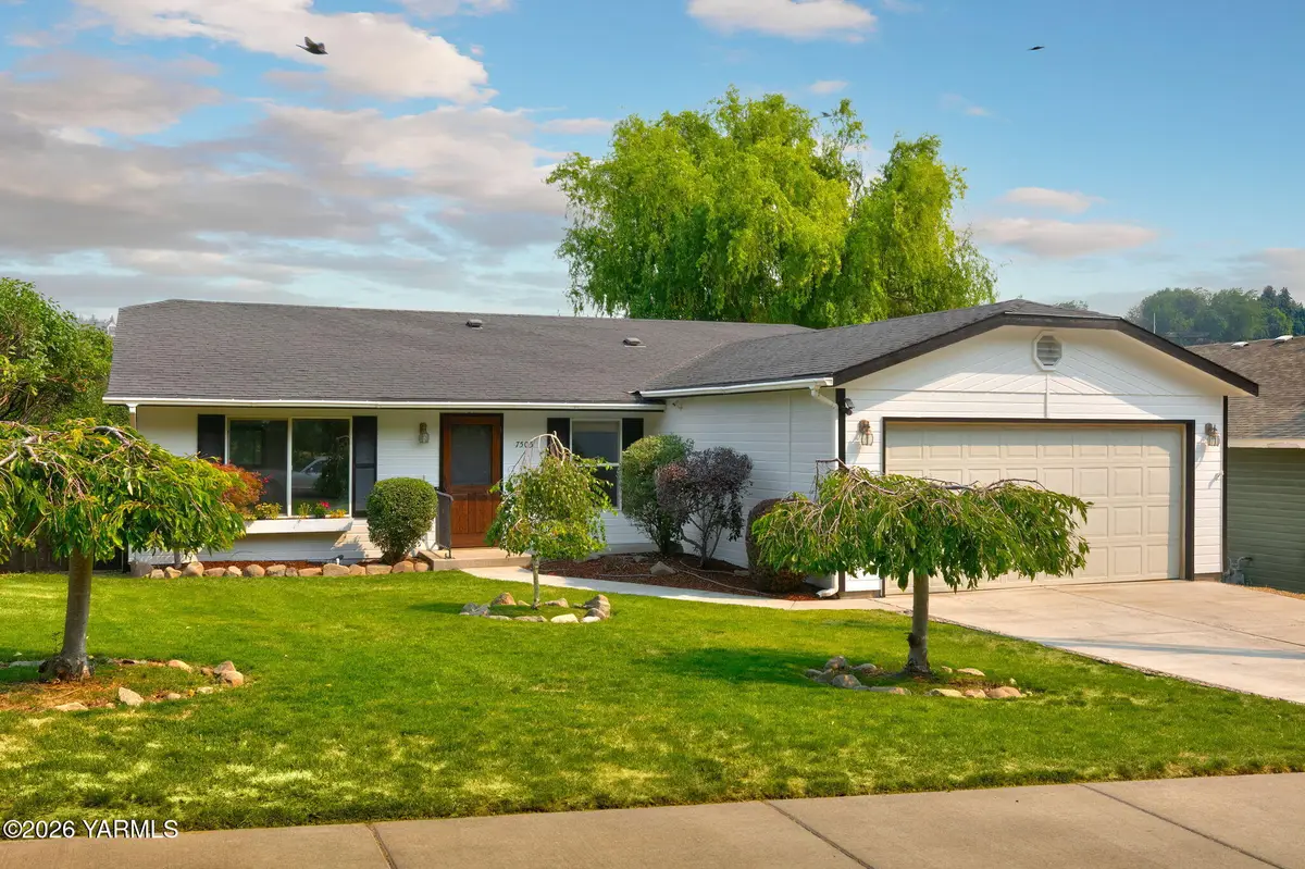 7505 W Lincoln Ave, Yakima, WA 98908 - #1