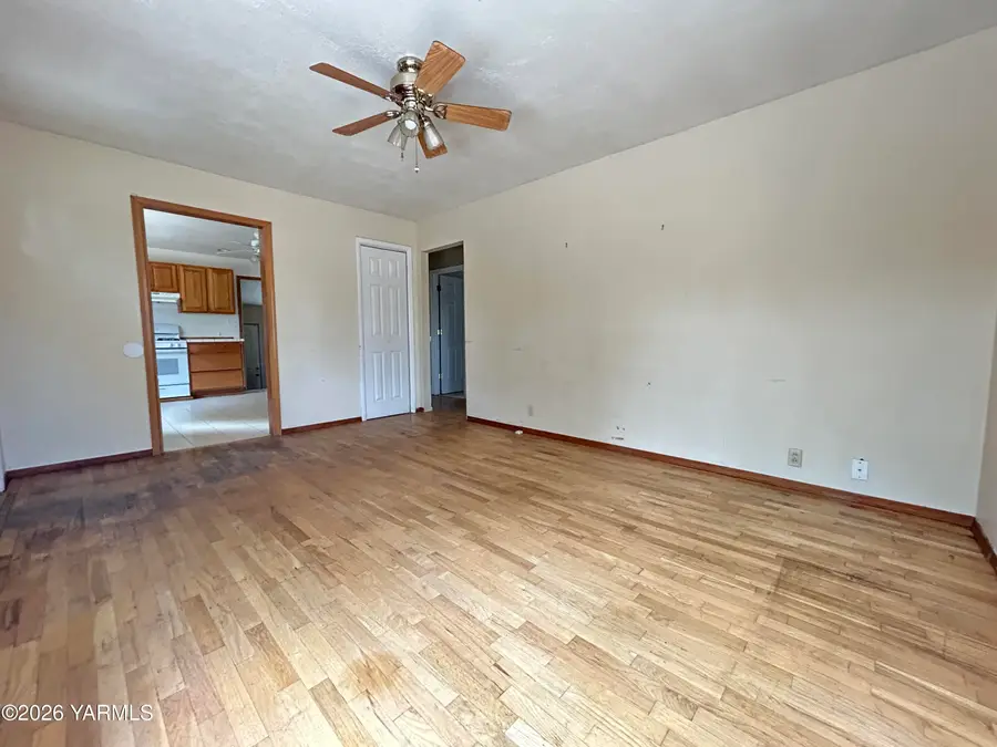 5 N 67th Ave, Yakima, WA 98908 - #3