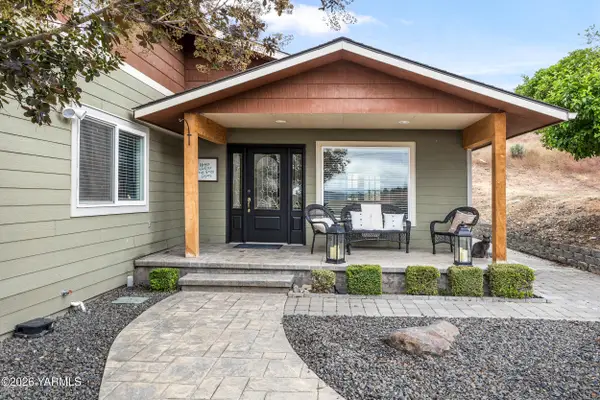 2121 Pleasant Hill Rd, Selah, WA 98942