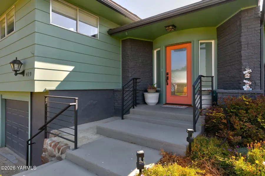 419 N 62nd Ave, Yakima, WA 98908 - #2