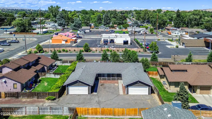 1105 S 34th Ave, Yakima, WA 98902 - #3